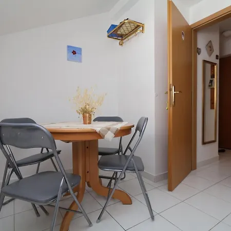 Simple -no Parking * Makarska