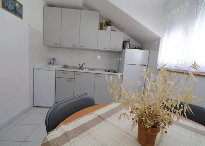 Daire Simple -no Parking Makarska