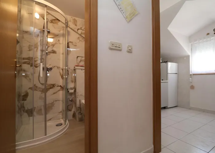 Lägenhet Simple -no Parking Makarska