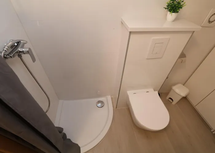 Simple -no Parking * Makarska