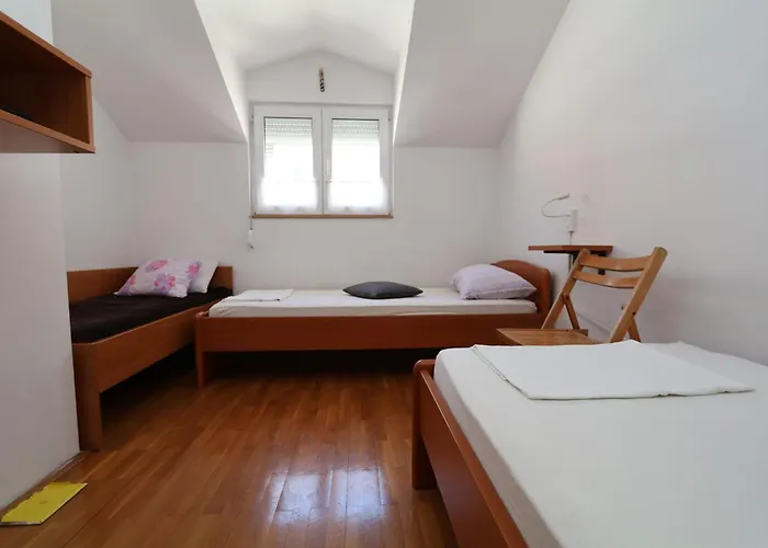 Simple -no Parking Daire